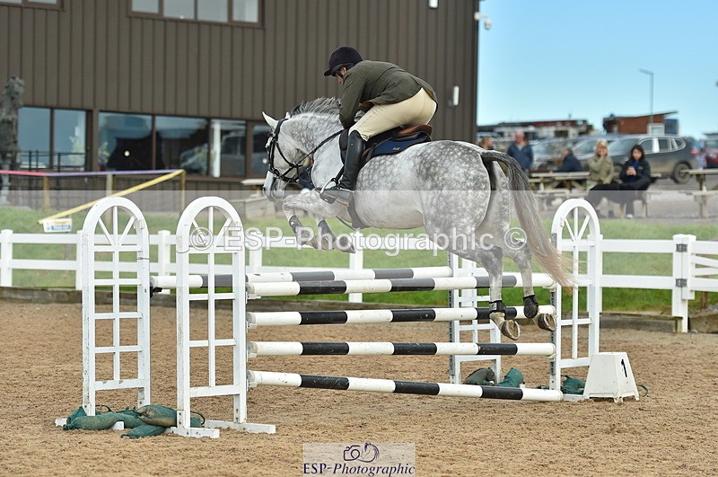 231111A-122916-01859 - Cls 12 Newcomers & 1.10m Open