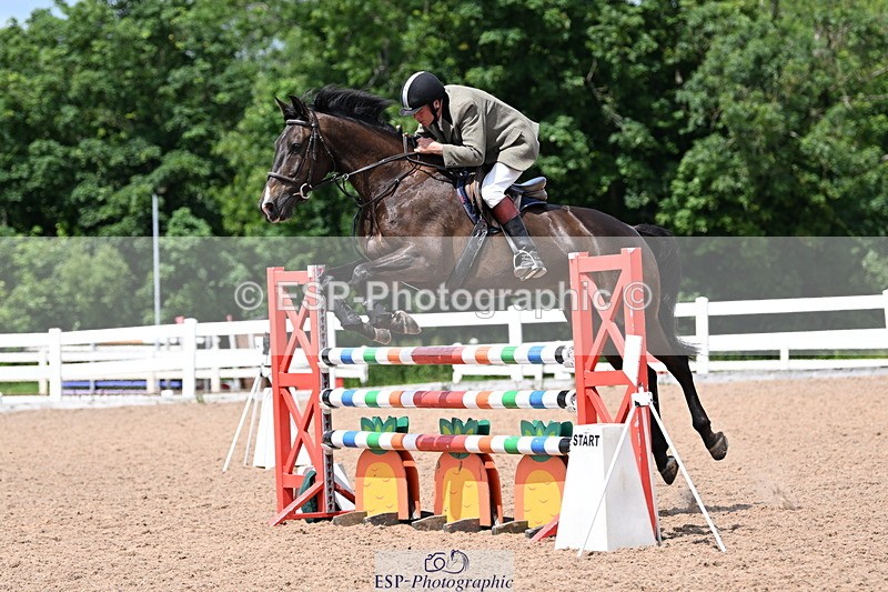 240619A-143422-00646 - Cls 4 Snr Newcomers and 1.10m Open