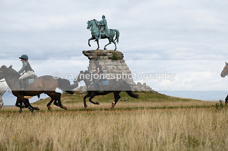 DSC_6415 - Time at Statue 12:17 to 12:44
