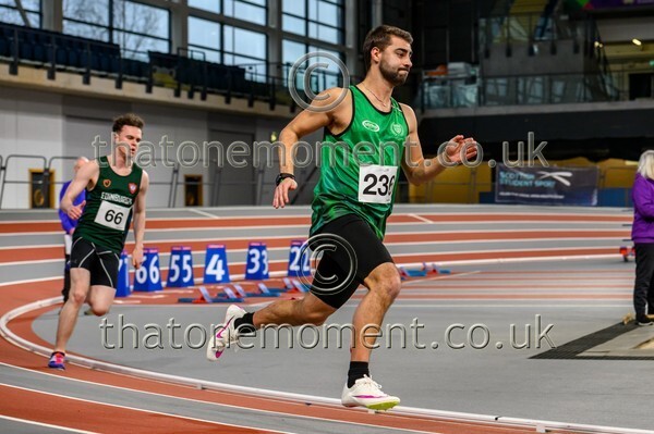 StudInd-914932 - Track Male Set One