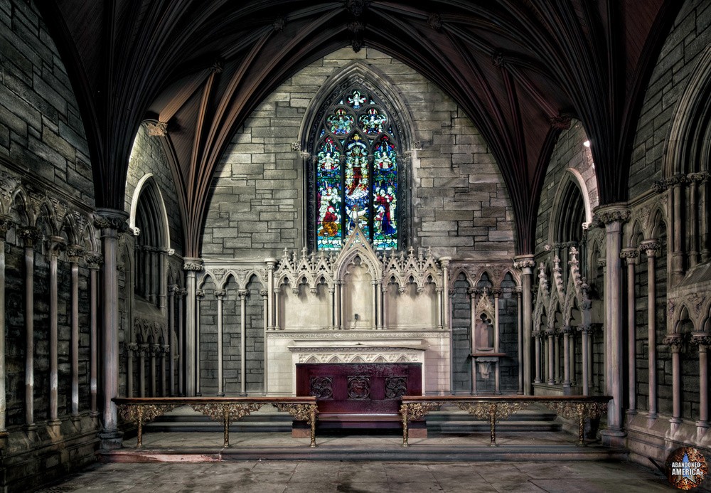 St. Peter's Episcopal Church (Germantown, PA) | Intact Altar - St. Peter's Episcopal Church