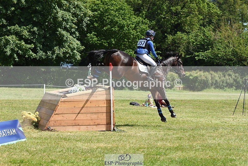230527-144638-09995 - 357-VIVENDI_HERO-Saffron_Cresswell-XC