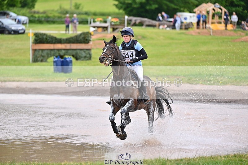 250524A-120803-10097 - B-314-Katey.Cuthbertson-INCOGNITO.IV