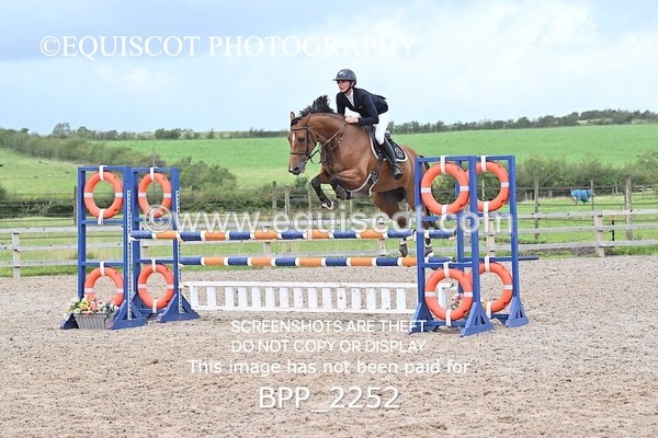 BPP_2252 - CLASS 4  FRI Senior Newcomers/ 1.10m Open