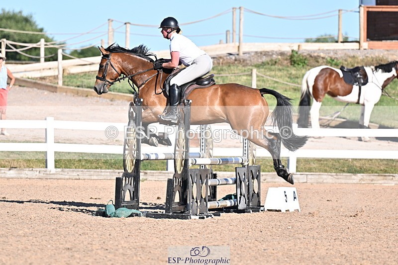 250708A-181724-00461 - 90cm Classes