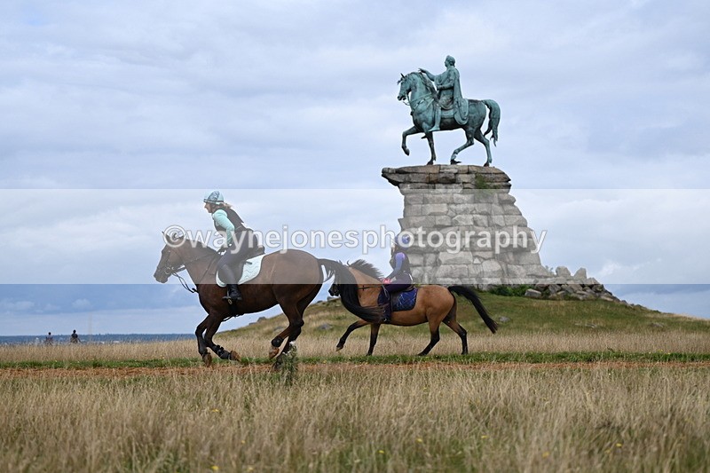DSC_6178 - Time at Statue 12:17 to 12:44