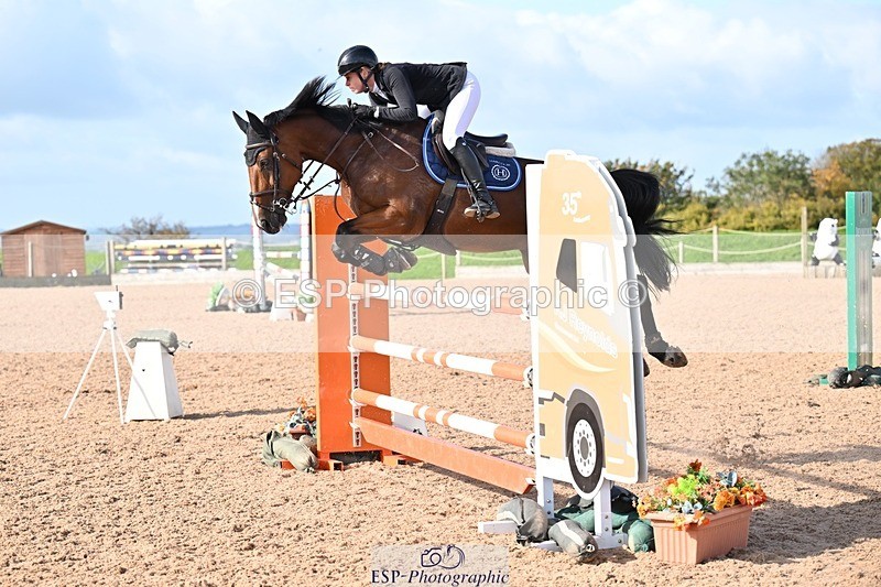 251005-104952-02874 - Cls 15 Foxhunter and 1.20m