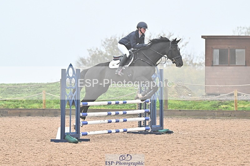 241103A-113138-07071 - SUN Cls 18 British Novice and 90cm Open