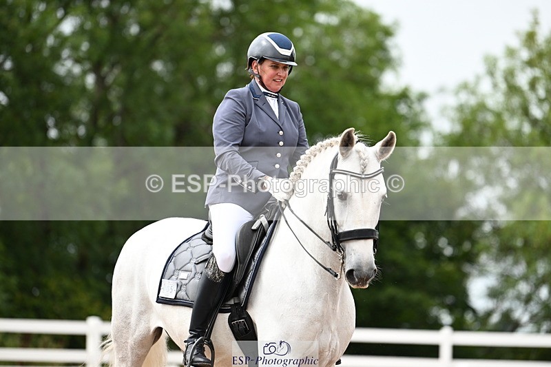 240815A-144829-02077 - 105-PAULA.LEE-Deseado.Santo