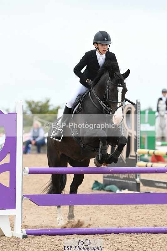 250807-111704-00560 - 90cm Round 1