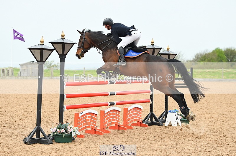 230504A-105220-00652 - Cls 9 Snr 1.20m Open