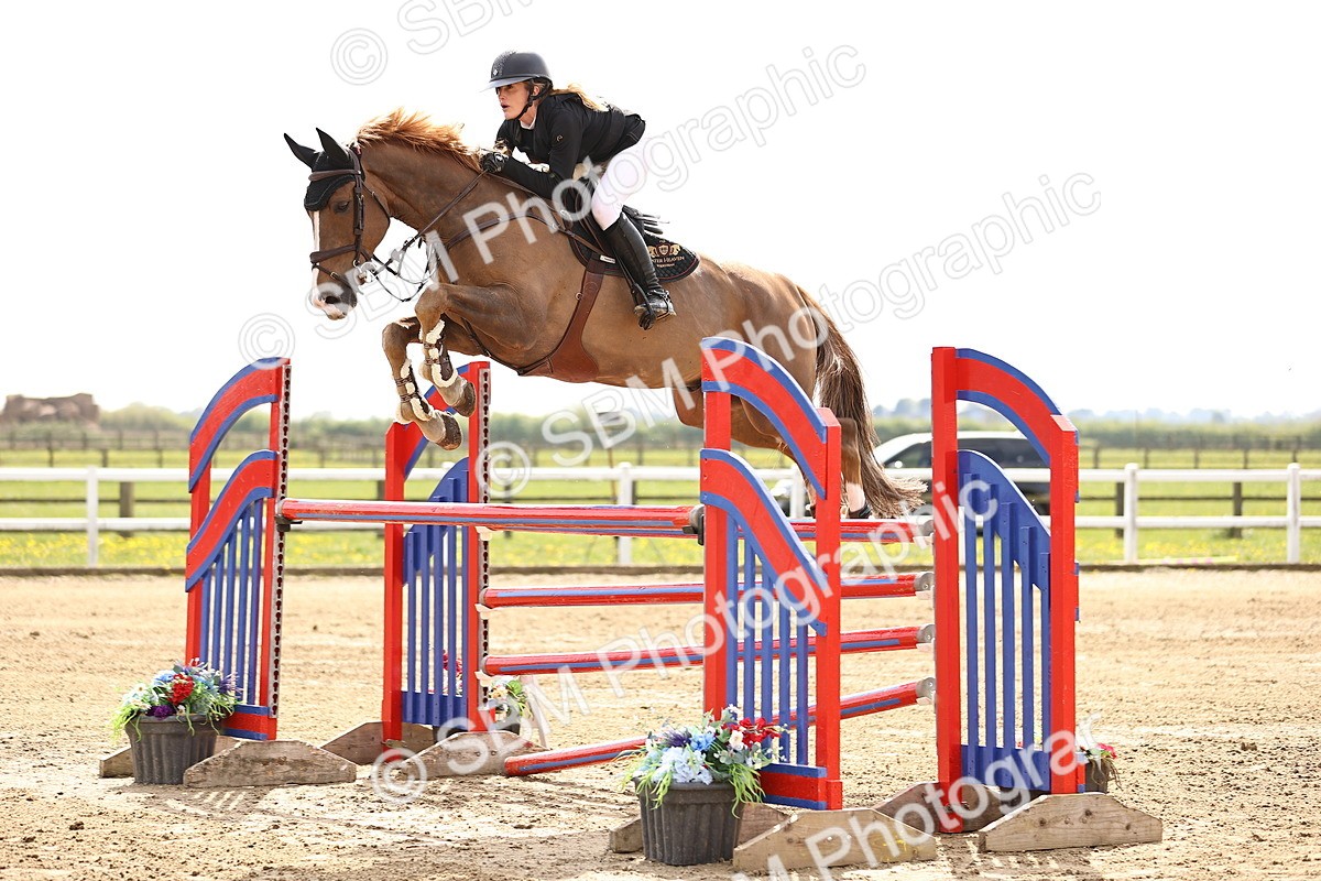 - Class 13 - Senior Foxhunter - 1.20m