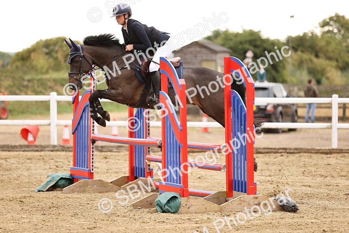 SBM_024383 - Class 8 - Clear Round