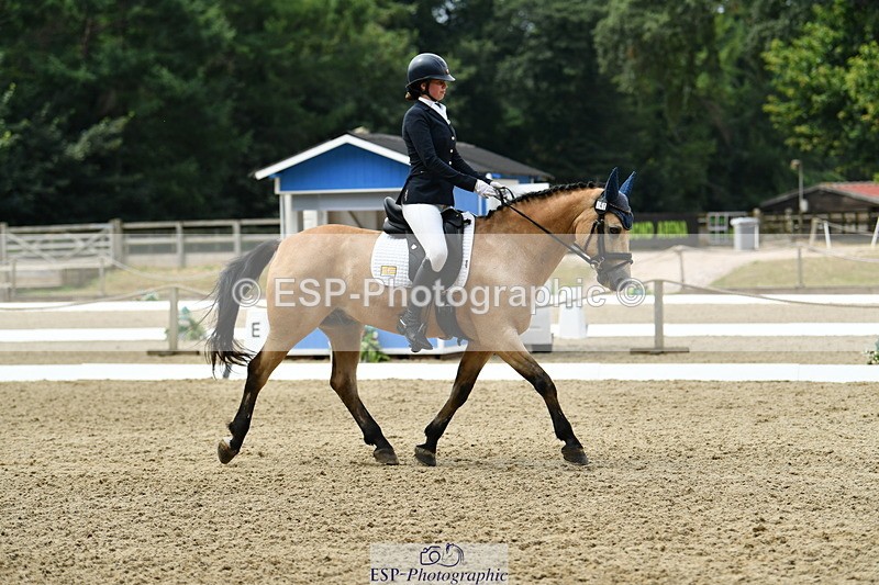 250718A-123015-01476 - 141-Chloe.Dunn-Towerhill.Shamie