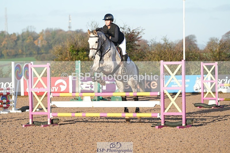 251108-083442-01778 - Cls 9 British Novice and 90cm Open