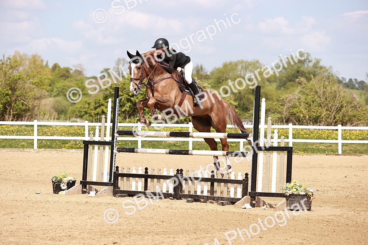  - Class 26 - Senior Foxhunter - 1.20m