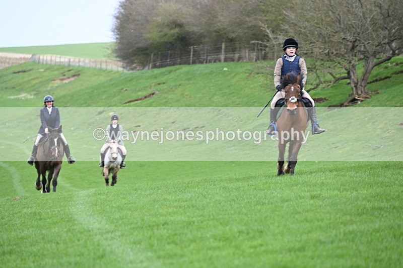 WJ6_9352 - Line Three