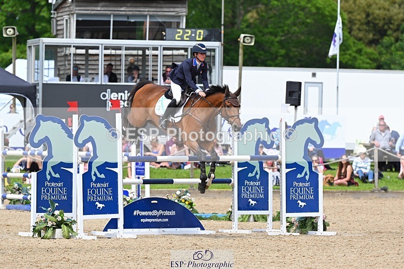 240525-142415-15691 - 446-SOMMERSBY-Jenny_Caras