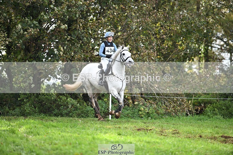 231021-133351-18067 - 434-SPINK.BUSTER-Sue.Parkes-SC+XC