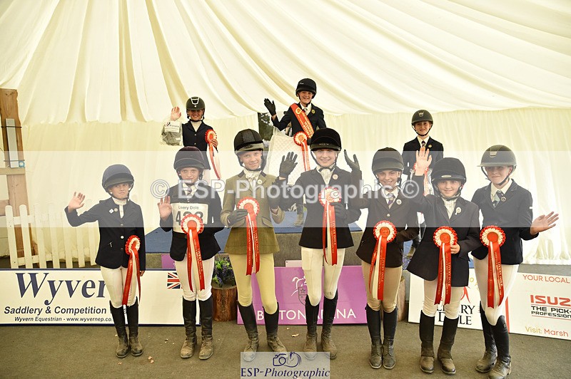 240823X-171000-20028 - 70cm Presentations
