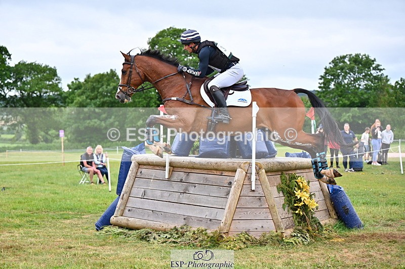 250524A-121117-10118 - B-318-Alexander.Bragg-SHANNONDALE.CONNOR