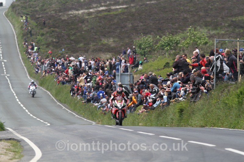 Ian Hutchinson Yamaha / Milwaukee Yamaha - Pokerstars Senior TT