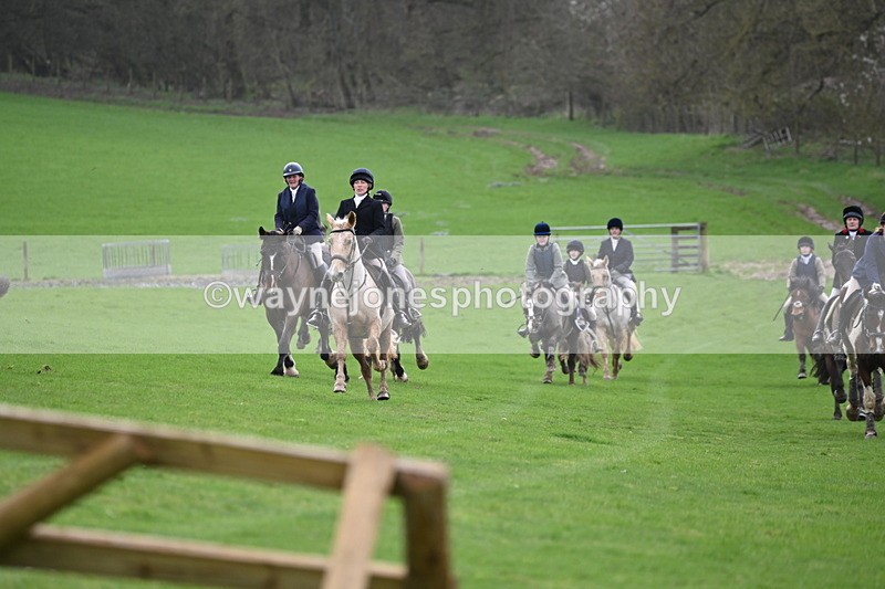 WJ6_9133 - Line Three