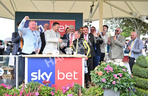 220825-036 Asgards Captain - Race 1 1.50pm Sky Bet Handicap
