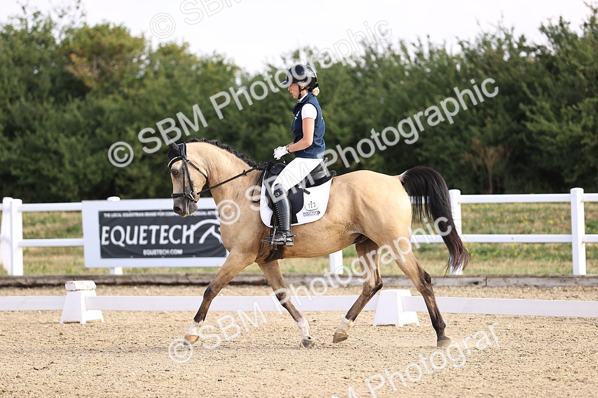 SBM_008532 - Novice 5 - 08.30-9.33