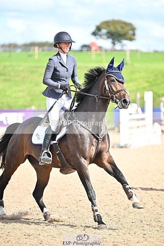 250924-130925-00358 - Cls 4 Newcomers and 1.10m Open