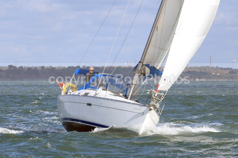 171105 LITTLE FOX GBR4587L - OCEANIS 1Y3A4350 - Sailboats - monohull