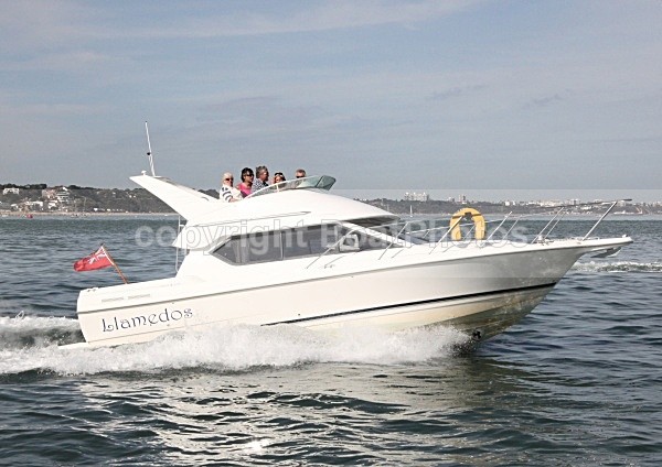 090523 LLAMEDOS IMG_1256 - Flybridge Cruisers