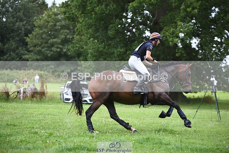 240804-105334-10849 - 359-Max_Forster-HOLD_ON_MY_HEART