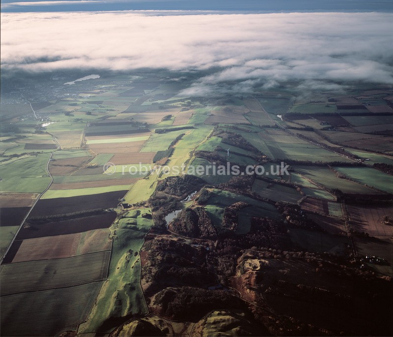 A00746A Hill of Finavon 2020 - Mountains, hills and moors