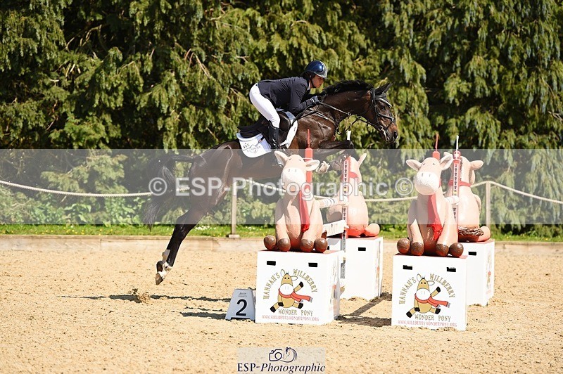 230527-153634-11578 - 485-OPPOSITION_HERALDIK_GIRL-Kirsty_Chabert-SJ