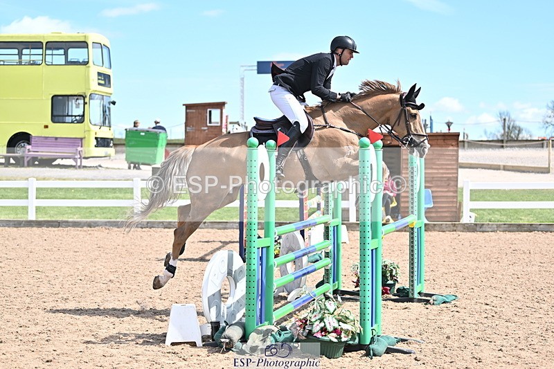 240418A-133932-03550 - Cls 13, 1 Star Bronze Tour 1.10m