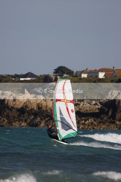 WS 210908-1 - Windsurfing