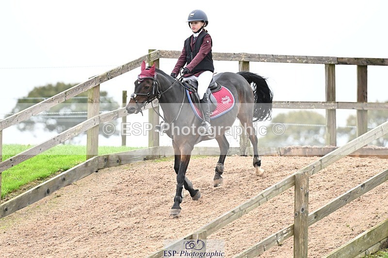 250920-154917-01789 - Cls 21 Pony Intro 80cm Derby