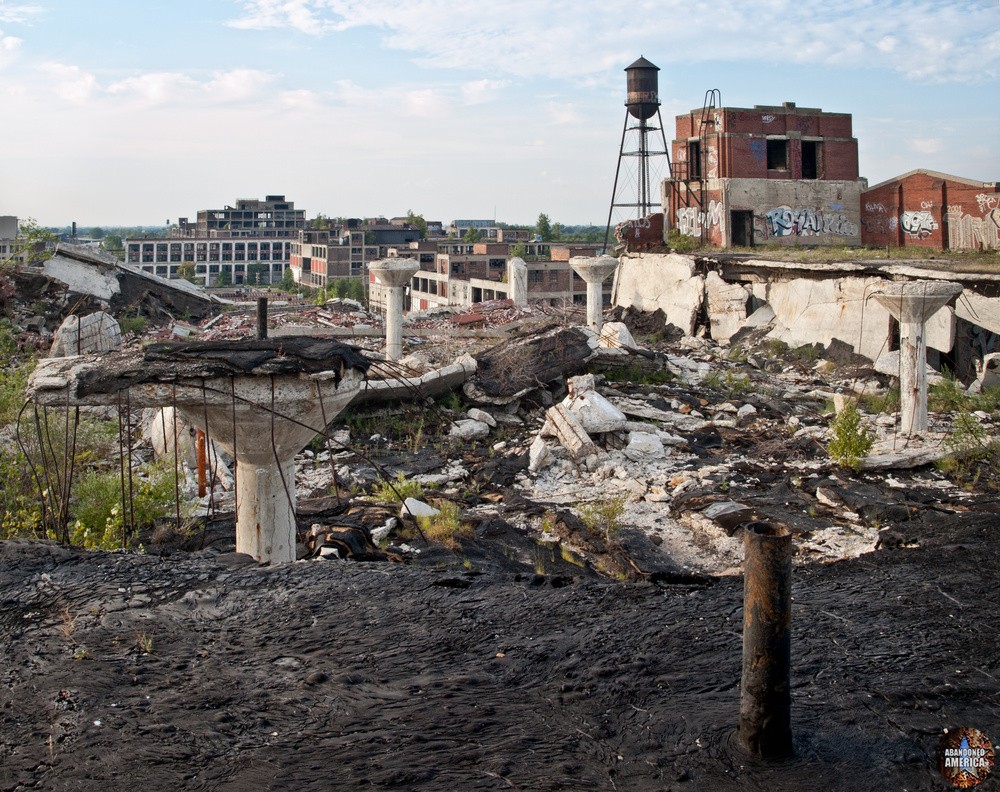 Packard Motor Car Company (Detroit, MI) | Collapsed Rooftop Expanse - Packard Motor Car Company