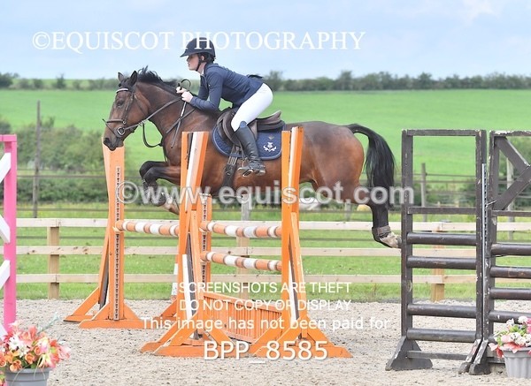 BPP_8585 - CLASS 19 SUN Pony Foxhunter/ 1.10m Open