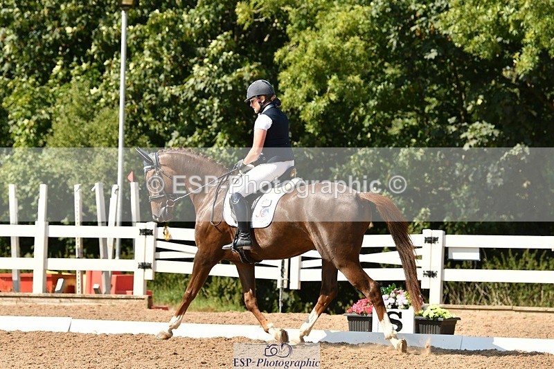 250817-154654-11322 - 214-Verity.PerryVogue