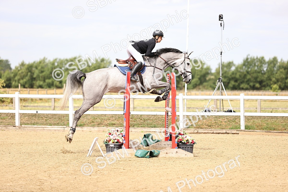 SBM_009502 - Class 8 - Senior Newcomers - 1.10  Open