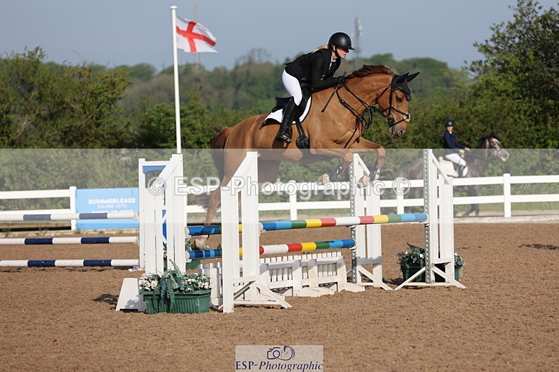 240510A-081000-04101 - Cls 13 British Novice and 90cm Open