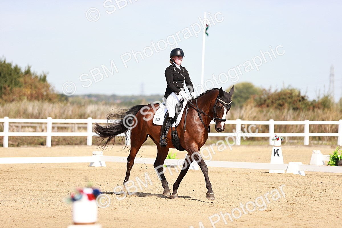 SBM_004399 - Class 12 - Novice 5 - 10.31-11.41