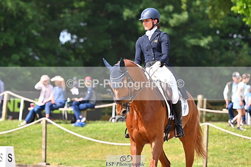 250523A-102013-05925 - C-261-Danielle.Dunn-ICI.DOR.DE.DONNA.CADANZA.Z