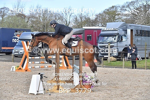 BPP_3779 - CLASS 3 FRI Senior British Novice/ 90cm Open