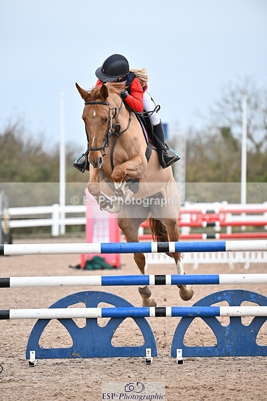 241206-140431-01047 - Cls 6 Foxhunter and 1.20m Open