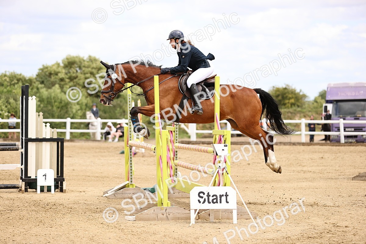 SBM_000371 - Class 4 - 1m showjumping