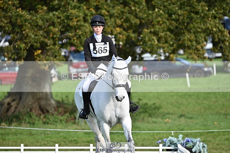 251024A-114240-09738 - G-565-Katie.Maddox