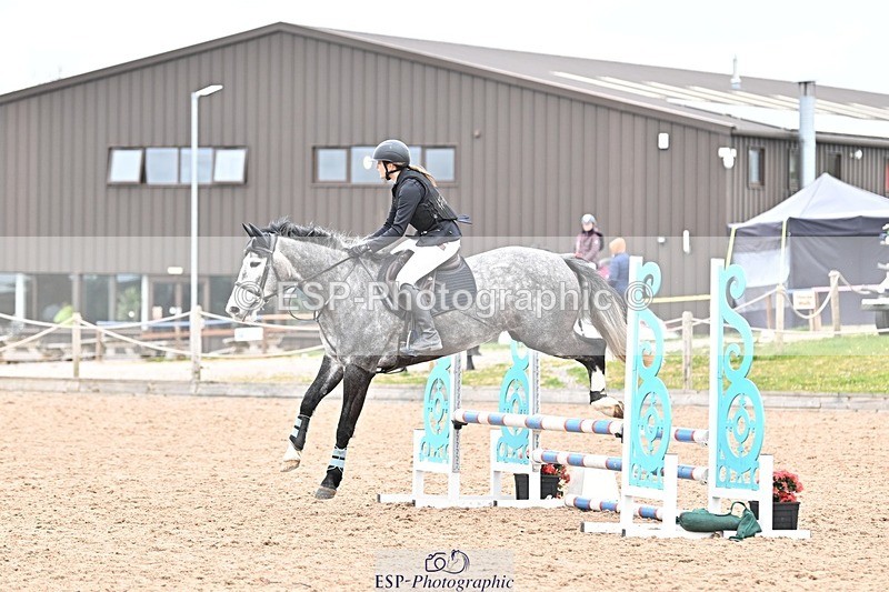 250414-102819-00097 - 80cm Round 1